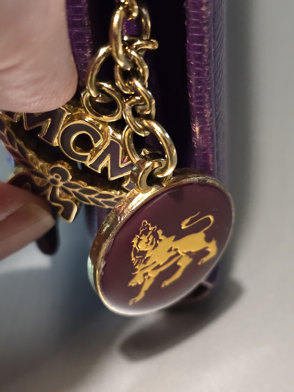 MCM EUC Purple Leather Logo Trifold Wallet with Gold Hardware & 2 MCM Charms 5.5 - Picture 4 of 11